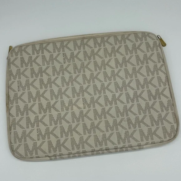 Michael Kors Laptop Case - Picture 9 of 14